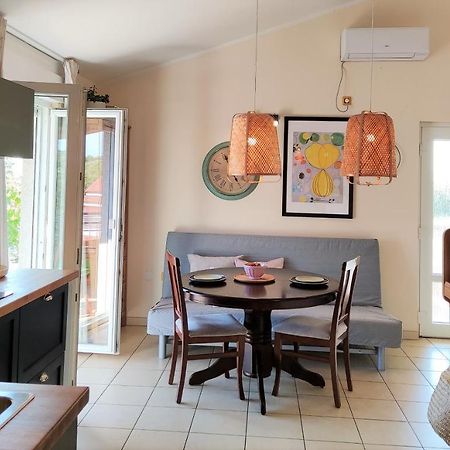 Apartment For Two 200M From The Beach Pola Esterno foto
