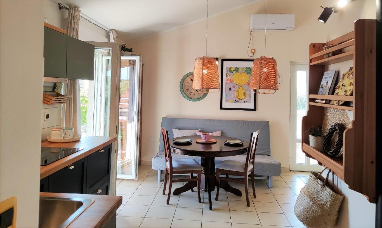 Apartment For Two 200M From The Beach Pola Esterno foto